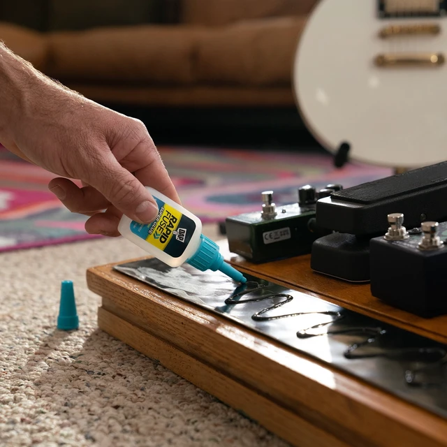 Alt view image 3 of 5 - DAP RapidFuse 0.85 oz Clear Super Glue
