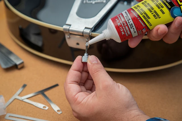 Alt view image 3 of 5 - Flex Seal Flex Glue 4 Ounce Clear Strong Rubberized Adhesive