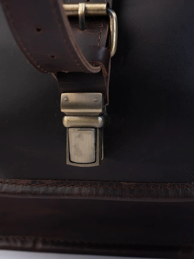 Alt view image 4 of 7 - Satchel And Fable Leather I Pad Messenger Tablet Cross Body Shoulder Bag 11 Inch dark brown (Dark Brown)