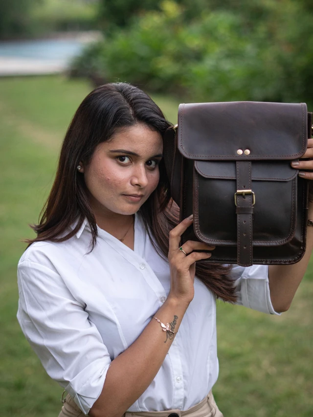 Alt view image 6 of 7 - Satchel And Fable Leather I Pad Messenger Tablet Cross Body Shoulder Bag 11 Inch dark brown (Dark Brown)