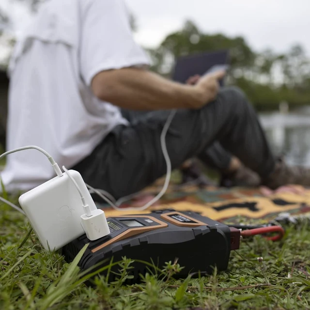 Alt view image 6 of 6 - Duracell 1000W Power Inverter