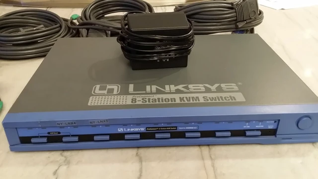 Alt view image 2 of 3 - Linksys SVIEW08 ProConnect 8-Station CPU KVM Switch