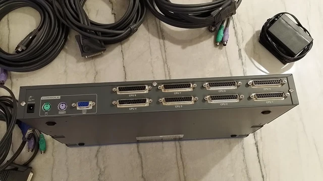 Alt view image 3 of 3 - Linksys SVIEW08 ProConnect 8-Station CPU KVM Switch