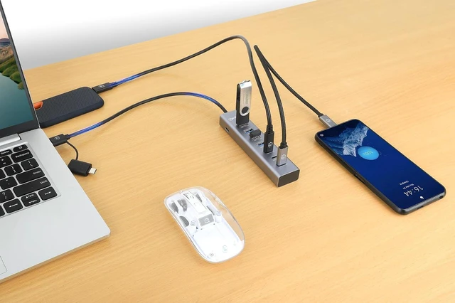 Alt view image 3 of 6 - Manhattan 7-Port USB Hub, 3 USB-C, 4 USB-A, 5 Gbps, Aluminum, Bus Powered