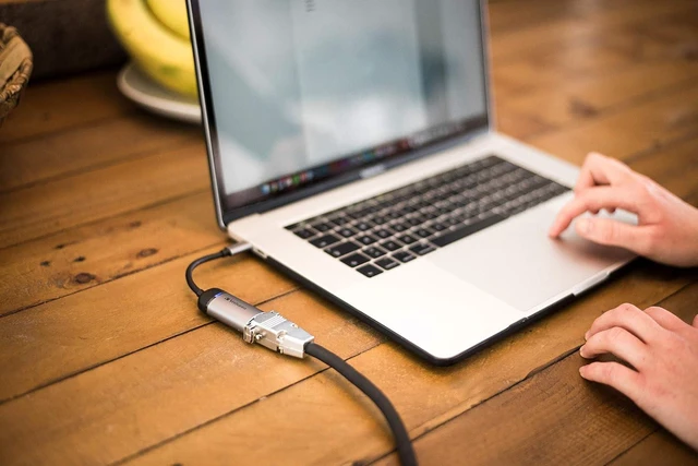 Alt view image 4 of 5 - Verbatim USB-C to VGA Adapter - USB 3.1 GEN 1/VGA 10 cm Cable, W125625523 (3.1 GEN 1/VGA 10 cm Cable 49145, 0.01 m, USB Type-C, VGA (D-Sub), Male, Female, Right)