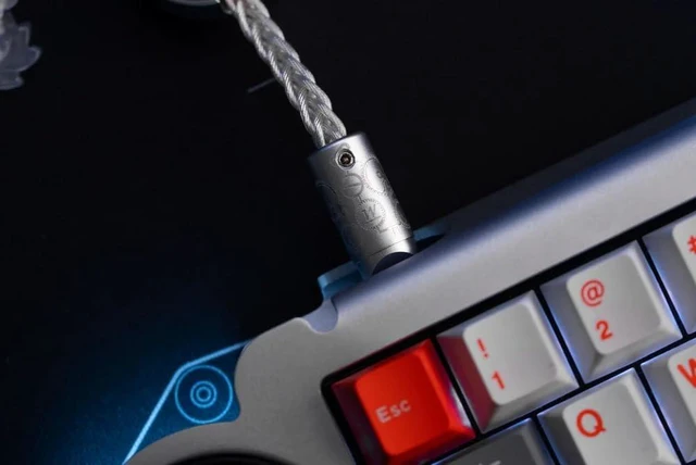 Alt view image 4 of 7 - Angry miao Split Dual 8K Gaming Cable AM Edition 1.6m(5.25 ft), High-Speed Dual Connection, Low Latency, Compatible with USB Type-C Devices, Durable Mesh Stellar White