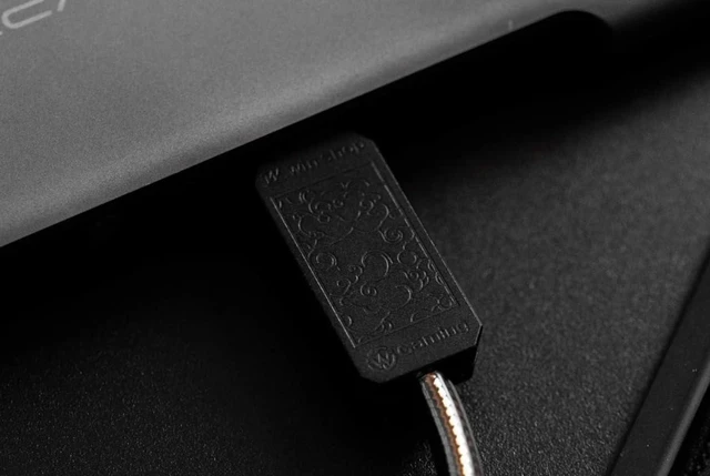 Alt view image 7 of 7 - Angry miao Split Dual 8K Gaming Cable AM Edition 1.6m(5.25 ft), High-Speed Dual Connection, Low Latency, Compatible with USB Type-C Devices, Durable Mesh Stellar White