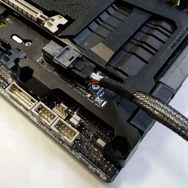 Alt view image 4 of 7 - 8X Built-in 12G SAS HD to U.2 / SFF-8643 to SFF-8639 Cable 0.5M with 15-Pin Power Supply, Suitable for U.2 SSD