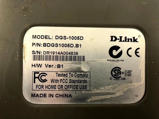 Alt view image 2 of 3 - D-Link DGS-1005D 5-Port 10/100/1000 Gigabit Switch, Desktop