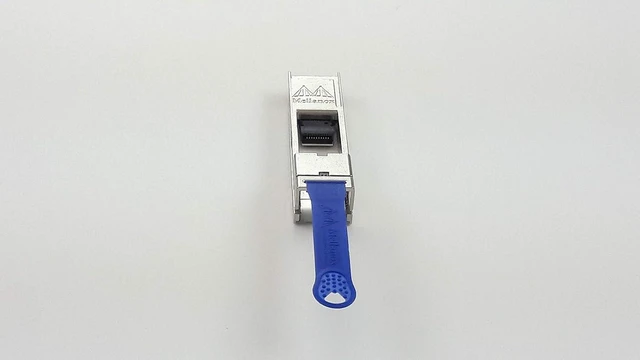 Alt view image 2 of 2 - HP QSFP/SFP+ Adaptor Kit 655874-B21