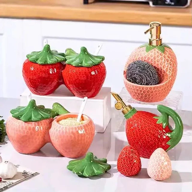Main image of European Ceramic Strawberry Cruet Oil Pot Creative Fruit Kitchen Seasoning Jar Salt Sugar Chili Jar Soy Sauce Vinegar Bottle New