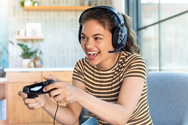 Main image of Turtle Beach Recon 70 Wired Multiplatform Gaming Headset for Xbox, PC, PS5 | Xbox Series X|S, Xbox One, PlayStation, PS4, Mobile, Flip-to-Mute Mic, 40mm Speakers, Lightweight, Soft Earpads, Blue Camo