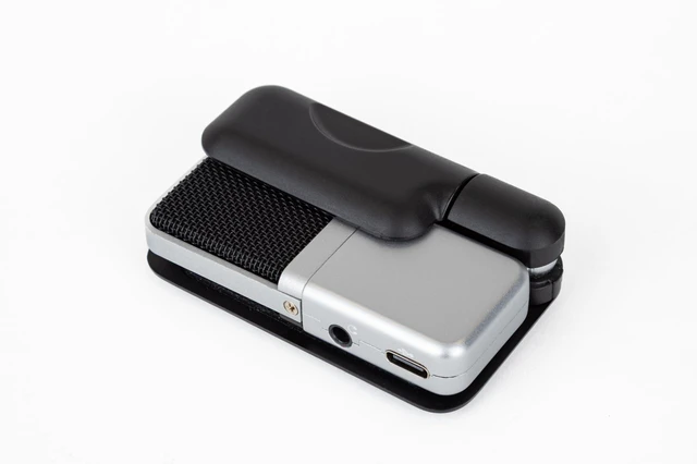 Alt view image 6 of 6 - Samson Go Mic Portable USB Condenser Microphone for Video Conferencing | 16-bit/44.1 kHz, switchable cardioid/omni mode, headphone output, for podcast, streaming and home recording