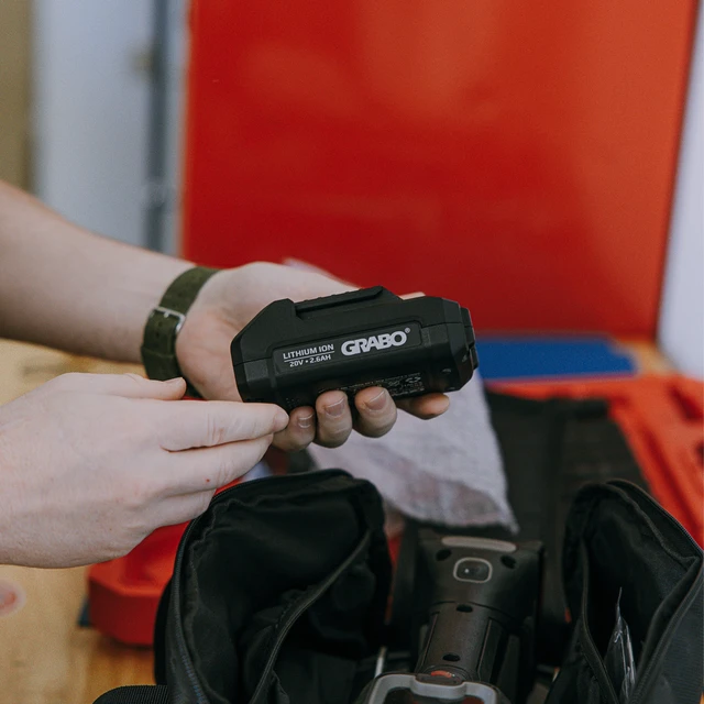 Alt view image 4 of 7 - GRABO Pro Brushless 20V 2.6Ah Li-Ion Battery