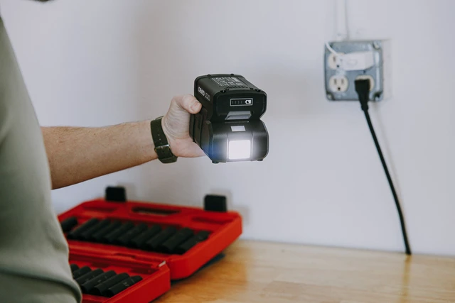 Alt view image 2 of 6 - GRABO Pro Brushless 20V Battery Charger