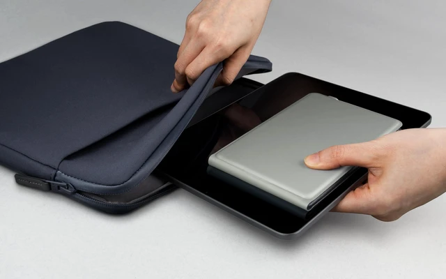 Alt view image 4 of 5 - UNIQ Better By Design Portable Keyboard (Green)