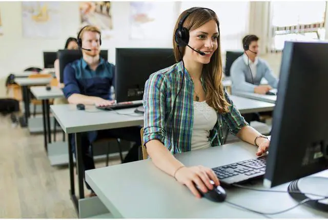 Alt view image 4 of 5 - Avid Education AE-55 Headset 2AE55KL