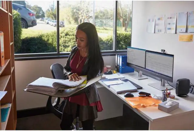 Alt view image 15 of 20 - HP E24 G5 FHD Monitor 23.8" FHD (1920 x 1080) 50-75 Hz