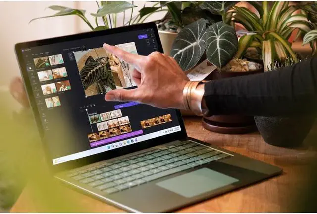 Alt view image 4 of 10 - Microsoft Surface Laptop 5 13.5" Touchscreen Notebook - 2256 x 1504 - Intel Core i7 12th Gen i7-1265U - Intel Evo Platform - 16 GB Total RAM - 256 GB SSD - Matte Black - TAA Compliant - Intel Chi