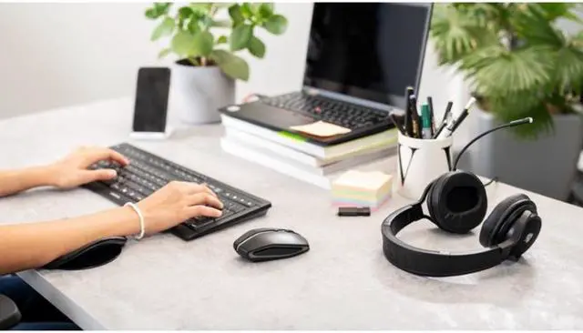 Alt view image 6 of 9 - cherry gentix bt wireless bluetooth mouse, multi-device function for up to 3 devices, switchable resolution (1k/2k dpi), 7 buttons and scroll wheel, battery operated (black)