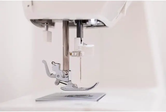Alt view image 11 of 16 - SINGER Factory Serviced 5400 Fashion Mate 60-Stitch Electronic Sewing Machine with 4 Buttonhole Styles and Variable Needle Positions