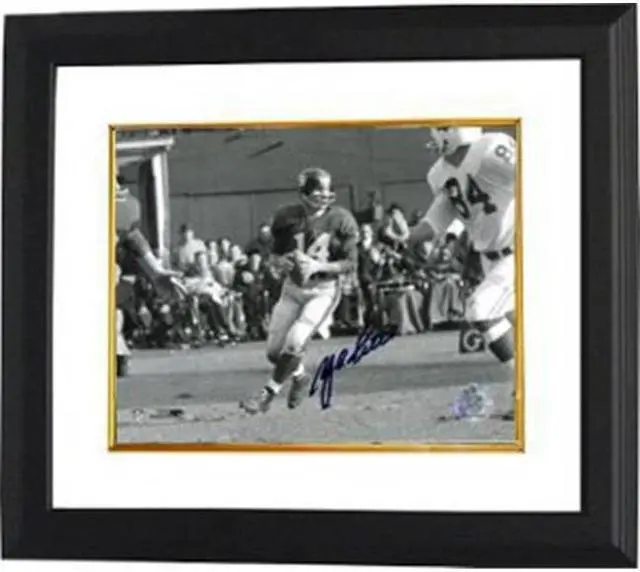 Alt view image 2 of 2 - Y.A. Tittle signed New York Giants Passing 8X10 B&W Photo Custom Framed