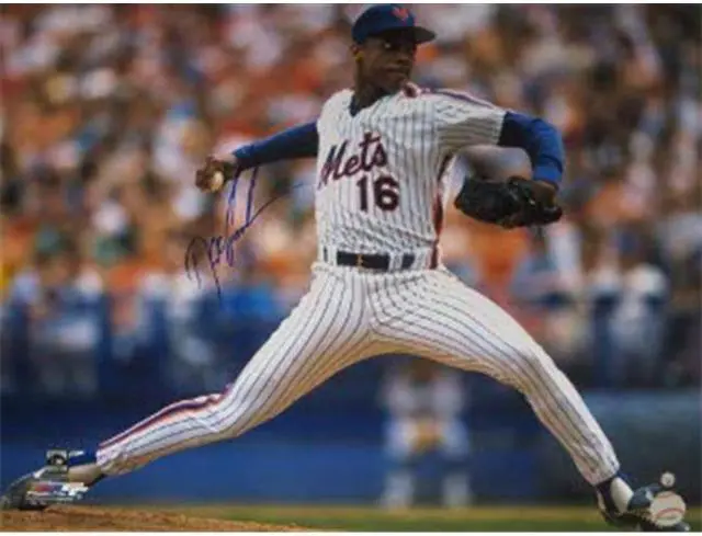 Alt view image 2 of 2 - Athlon CTBL-011480 Dwight Gooden Signed New York Mets Photo - MLB Hologram - 16 x 20