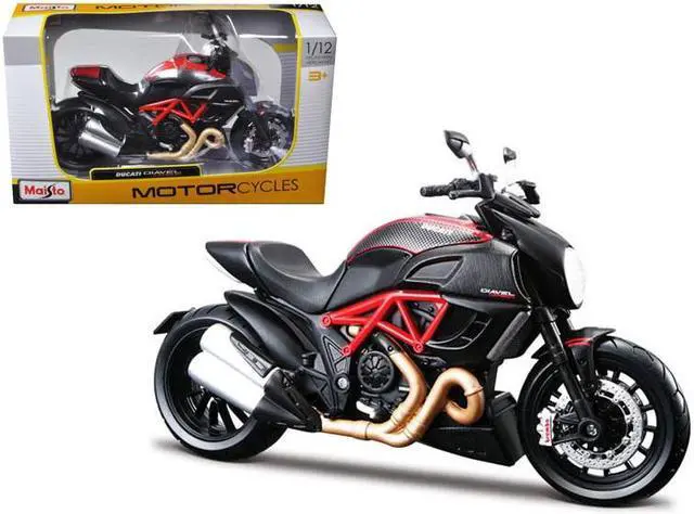Main image of Ducati Diavel Red and Carbon 1/12 Diecast Motorcycle Model by Maisto