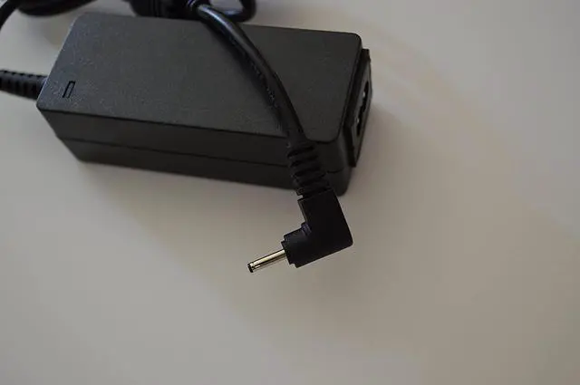 Alt view image 3 of 4 - Ac Adapter Laptop Charger for Samsung Chromebook 303C: XE303C12 XE303C12-A01US XE303C12-H01US XE303C12-A01 Google Chrome Os 11.6" Chromebook Ultrabook Laptop Notebook Battery Power Supply Cord Plug