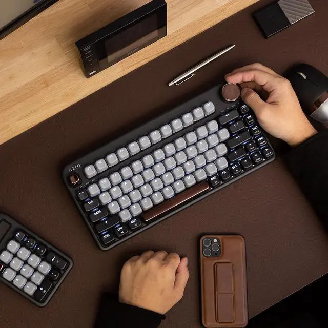 Alt view image 10 of 11 - Azio IK404 IZO Wireless BT5/USB PC & Mac Mechanical Keyboard, Pre-Lubed Red Switches, Black Willow