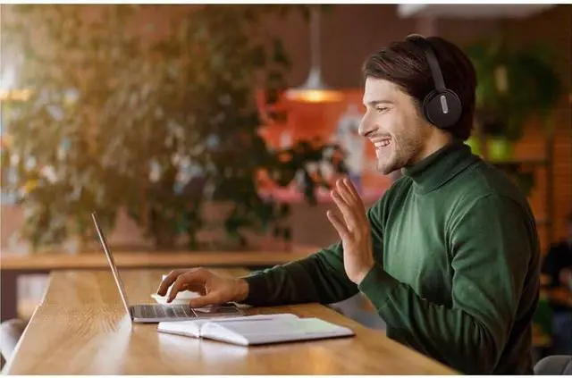 Alt view image 2 of 4 - Yealink BH70 Headset