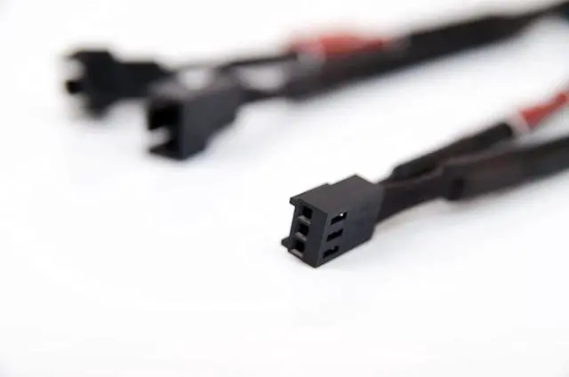 Alt view image 2 of 2 - Noctua NA-SYC2, 3 Pin Y-Cables for PC Fans (Black)