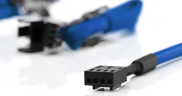 Alt view image 2 of 2 - Noctua NA-SEC1 chromax.Blue, 3-Pin/4-Pin Extension Cables (30cm, Blue)