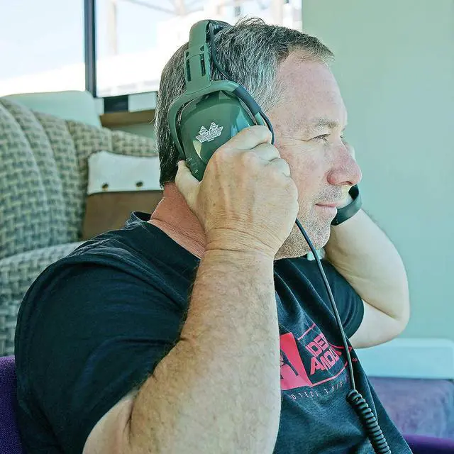 Alt view image 5 of 6 - Earmuff Headphones - RDE-990, iPhone & Scanner Compatible - Great for Impact Sports Like Hunting, Gun Range, NASCAR Races, Construction, Work, etc.