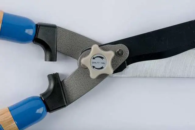 Alt view image 5 of 5 - Hedge Shear, 10 In Blade, Wood Handle