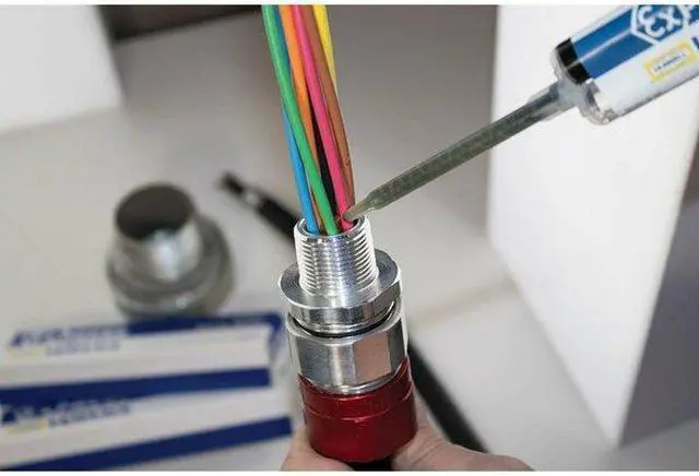 Alt view image 3 of 3 - KILLARK MC2X1C Conduit Fitting 1/2 in, Liquid-Tight, Aluminum, Plain, Silver
