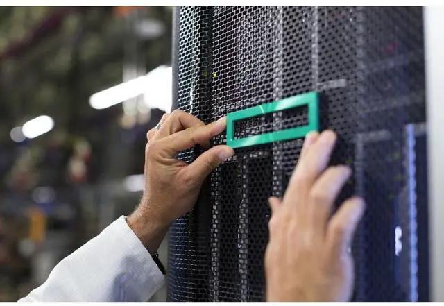 Alt view image 5 of 9 - HPE JY705A Surface Mount