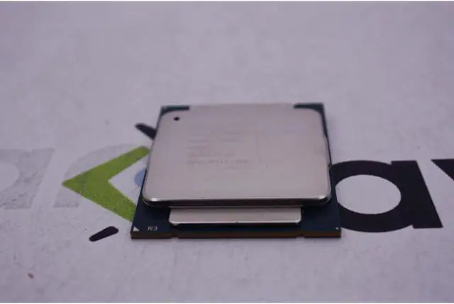 Alt view image 5 of 5 - Intel Xeon E5-2620 V3 2.4GHz SR207 15MB Processor