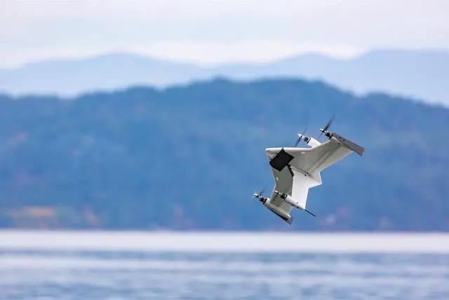 Alt view image 3 of 6 - Xcraft Carbon Skinned X PlusOne Platinum Quadcopter with FPV AT2-XP1-003-CB - Grey