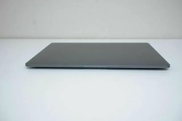 Alt view image 4 of 9 - Apple Macbook Air 13.3" Intel Core i3 8GB 256GB Space Gray MWTJ2LL/A A2179