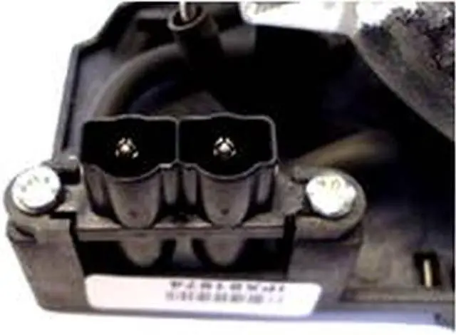 Alt view image 3 of 3 - Toshiba TLP-791  Genuine Compatible Replacement Projector Lamp . Includes New UHP 250W Bulb and Housing