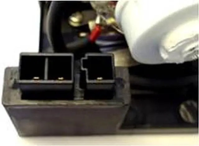 Alt view image 3 of 3 - Mitsubishi XD420U  OEM Replacement Projector Lamp . Includes New Ushio NSHA 230W Bulb and Housing