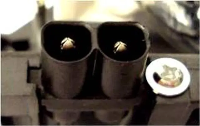 Alt view image 3 of 3 - Sony AW15KT  OEM Replacement Projector Lamp . Includes New Philips UHP 200W Bulb and Housing
