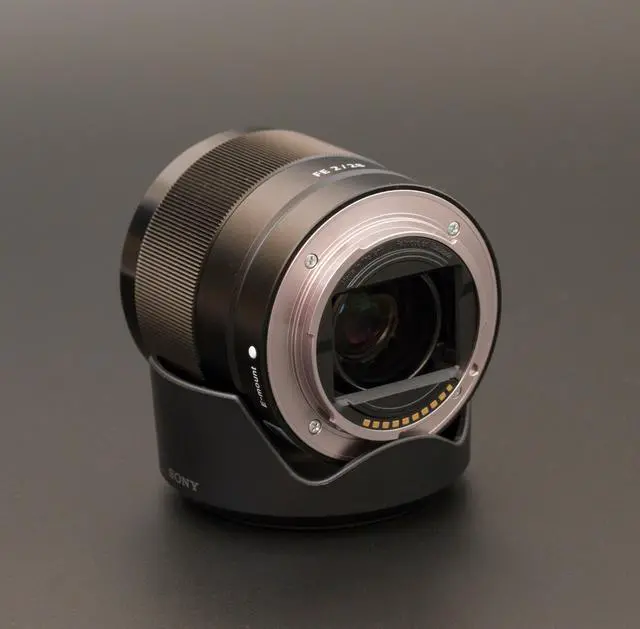 Alt view image 3 of 4 - Sony FE 28mm f/2 Lens - International Version (No Warranty)