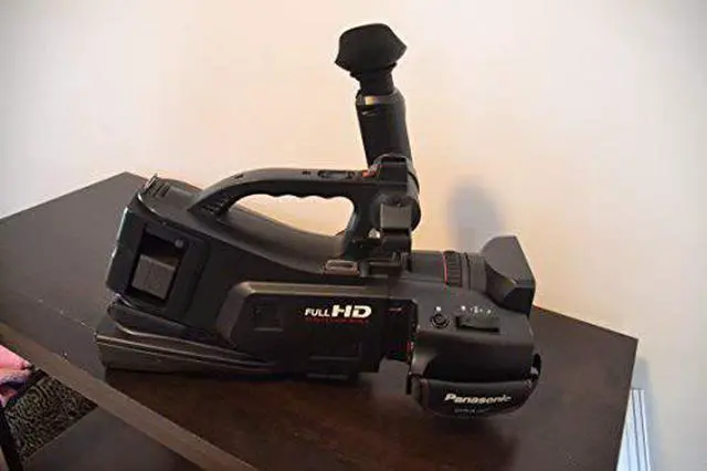 Main image of Panasonic AG-AC7 Shoulder Mount AVCHD Camcorder, 1920 x 1080 Resolution, 23x Intelligent / 16.8x Optical Zoom, 2.7 inch