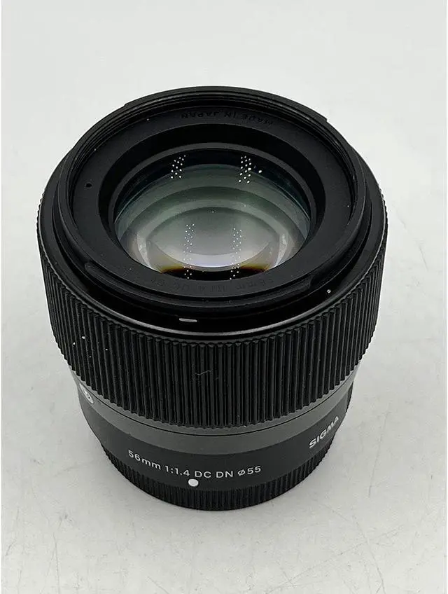 Alt view image 4 of 4 - Sigma 56mm f/1.4 DC DN Contemporary Lens for FUJIFILM X - with 2X 64GB Memory Card, Editing Software and More