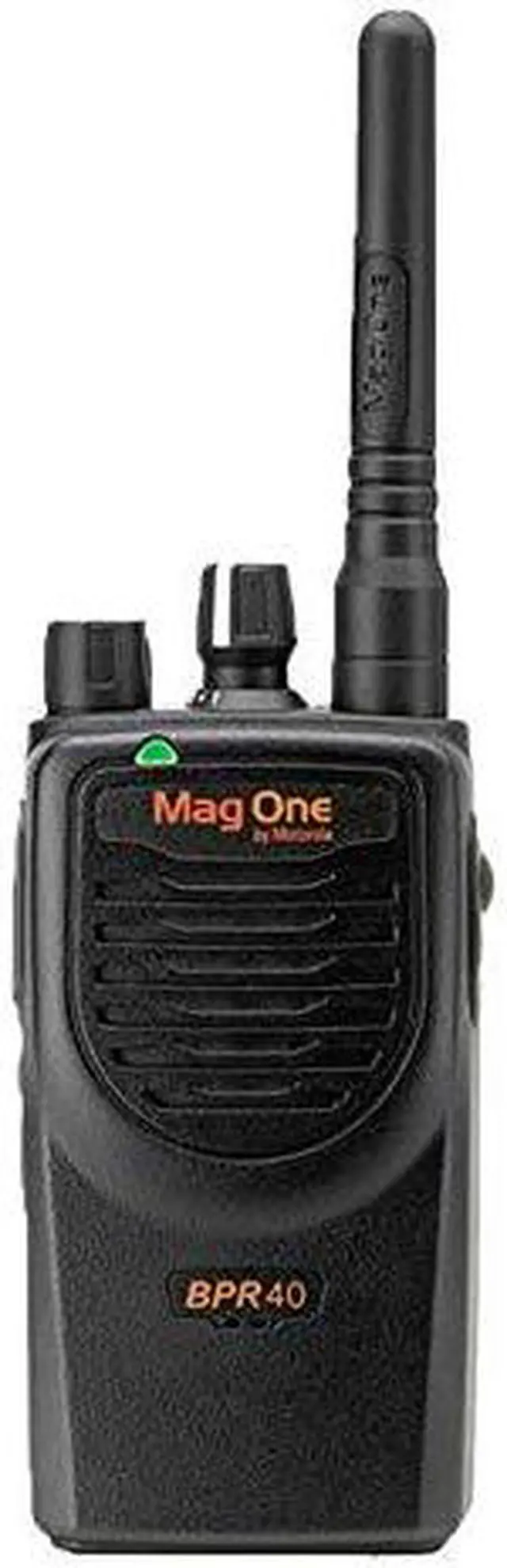 Main image of Motorola Mag One BPR40 4 Watt UHF Two Way Radio (450-470 MHz) AAH84RCS8AA1AN Bundle
