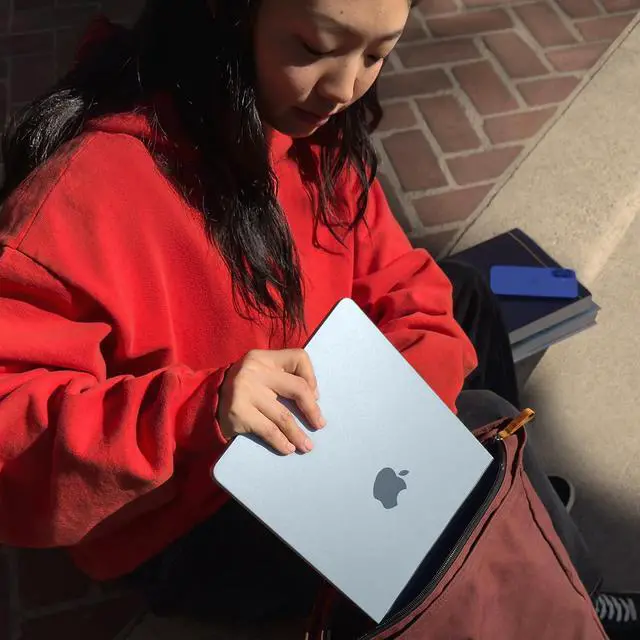 Alt view image 3 of 4 - Apple 2025 MacBook Air 13-inch Laptop with M4 chip: Built for Apple Intelligence, 13.6-inch Liquid Retina Display, 16GB Unified Memory, 512GB SSD Storage, 12MP Center Stage Camera, Touch ID; Midnight