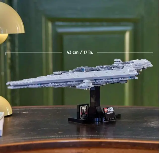 Alt view image 3 of 3 - LEGO Star Wars Executor Super Star Destroyer 75356