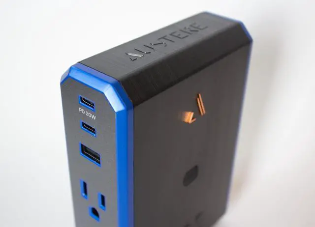 Alt view image 5 of 7 - Austere 5S-PS4-US1 4-Outlet Power with Omniport USB (2022)